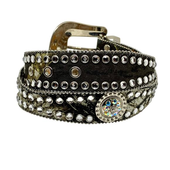 Blazin Roxx Women\'s Rhinestone Lined Concho Belt in Mossy Oak Size Small